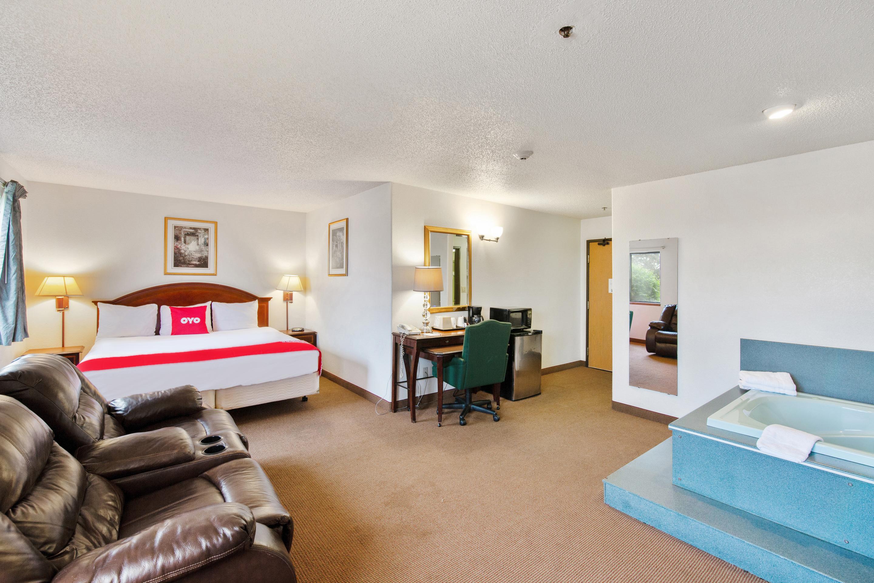 Oyo Hotel Portage I-94 Екстериор снимка